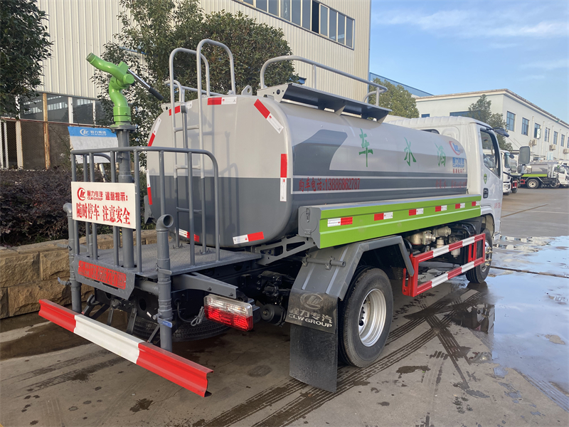 多功能东风福瑞卡5方洒水车