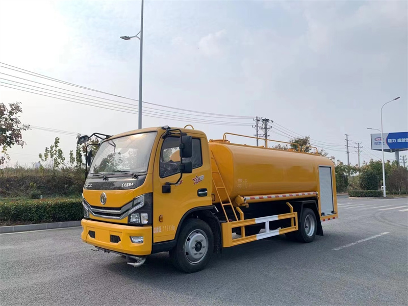 东风多利卡D7消防洒水车