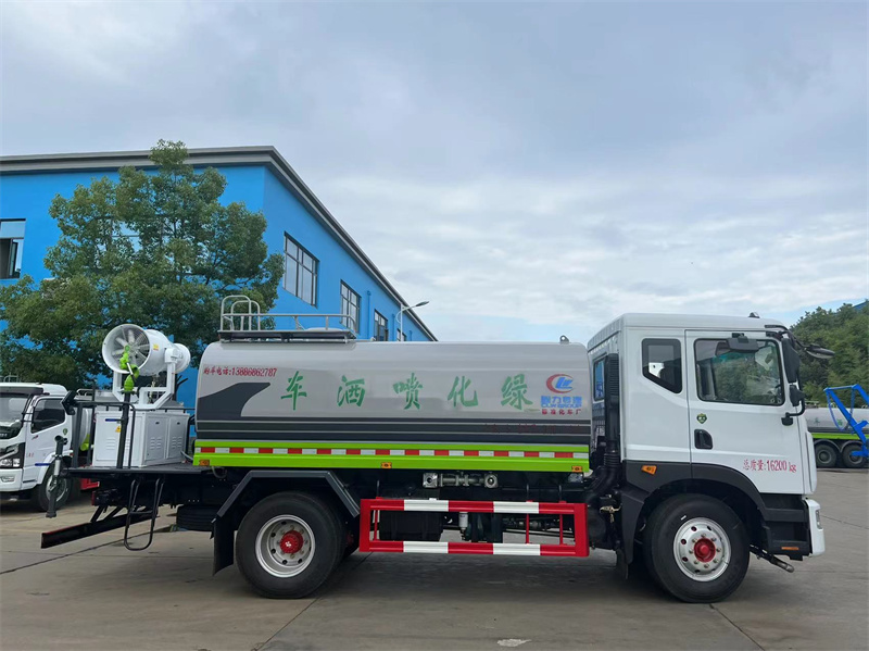 东风多利卡D9新款多功能洒水车