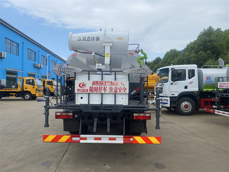 国六东风D9多功能抑尘车